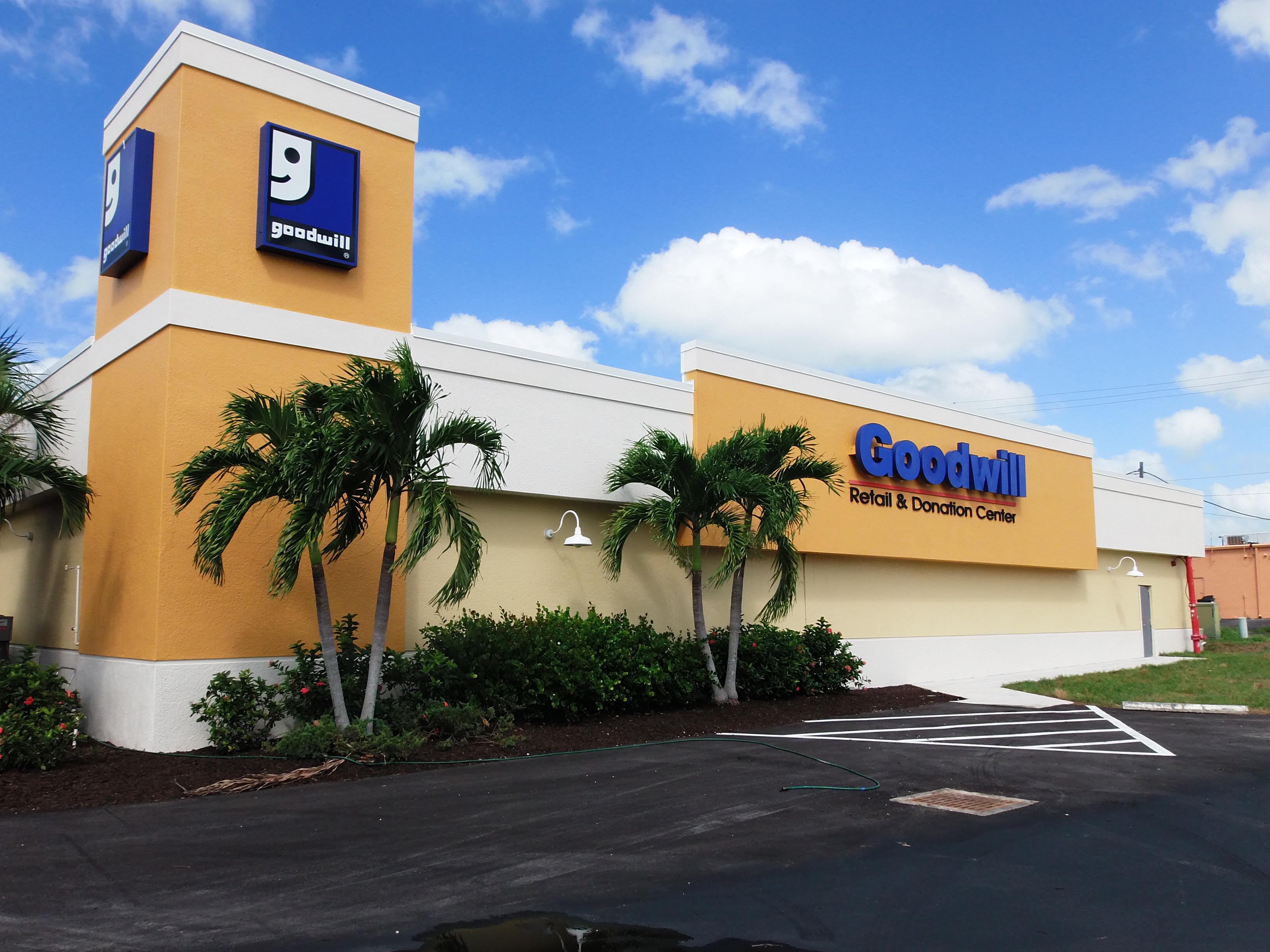 Picture of the side of the Goodwill Store